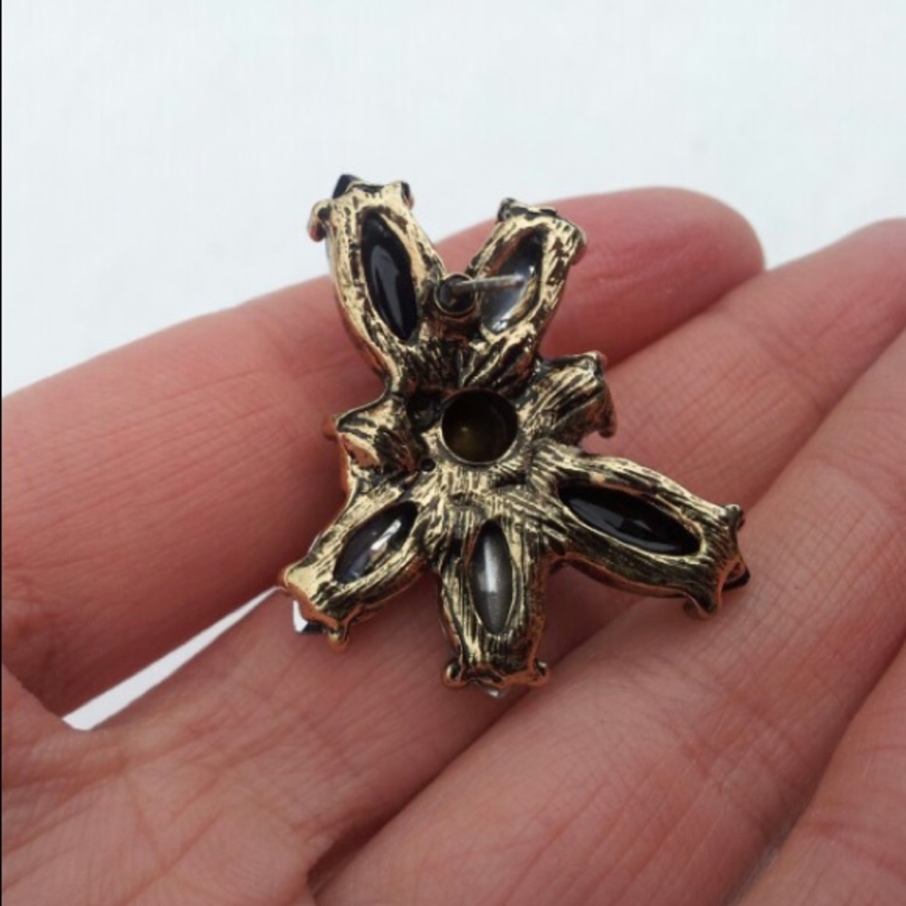 🆕 DANICA Crystal Statement Earrings - Picture 5 of 8